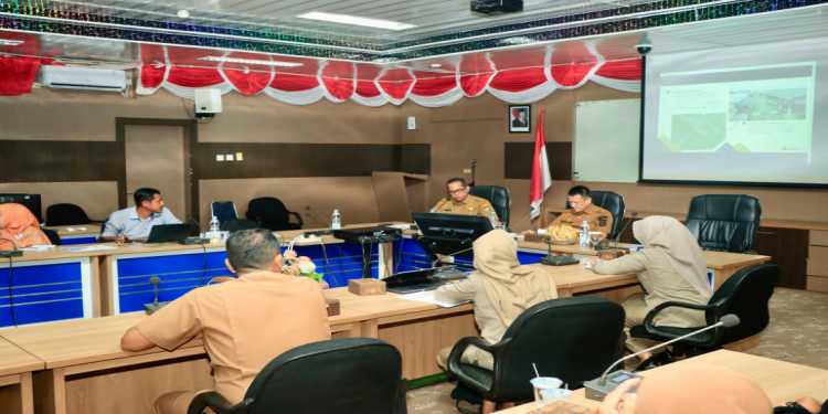 Sekda Kampar Pimpin Rapat Pembahasan Tindak Lanjut Perizinan