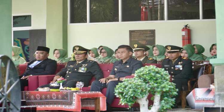 Bupati Kampar Ahmad Yuzar Hadiri Upacara Peringatan HUT TNI Ke-80 di Markas Kodim 0313/KPR