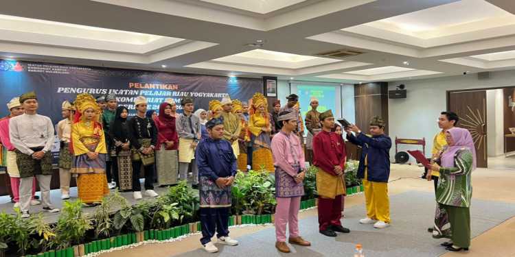 Wakil Bupati Kampar Resmi Lantik Pengurus IPRY-KK Yogyakarta Periode 2024-2025.