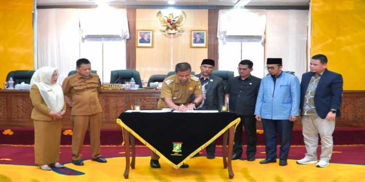 Bupati Tanda Tangani Nota Kesepakatan KUA-PPAS Perubahan APBD 2025 Penyampaian Ranperda prioritas