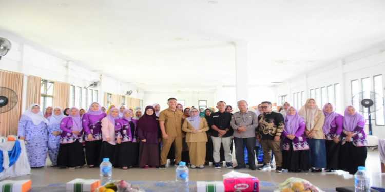Wabup Misharti Buka Kegiatan untuk Tingkatkan Kemandirian Ekonomi dan Edukasi Hukum Perempuan Kampar