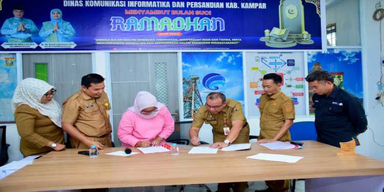 Lakukan Rapat Finalisasi, Kadis Kominfo dan Persandian Kampar Teken MoU Bersama Insan Pers Media