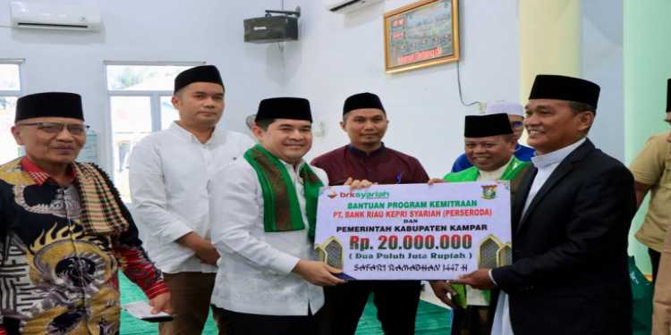 Bupati Kampar Diwakili Pj Sekda Pimpin Safari Ramadhan di Masjid At-Taqwa Desa Padang Lawas Tambang