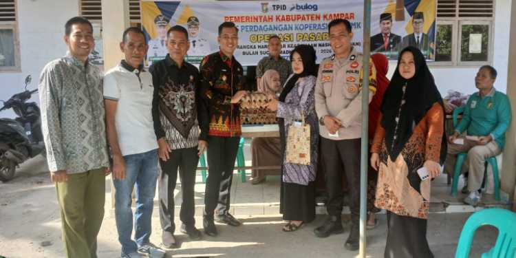 TPID Pemda Kampar dan Bulog Gelar Operasi Pasar di Batu Belah