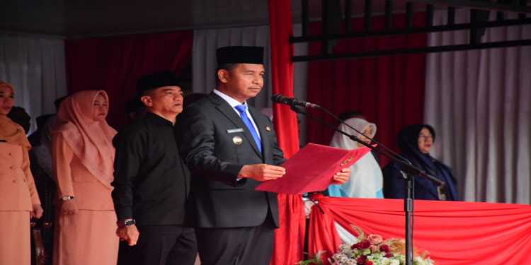 Bupati Kampar Jadi Irup Peringatan Hardiknas 2025 di Bangkinang Kota