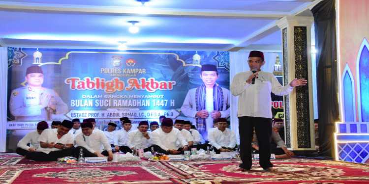 Pj Sekda Kampar Hadiri Tabligh Akbar Polres Kampar Bersama Kapolda Riau dan Ustadz Abdul Somad