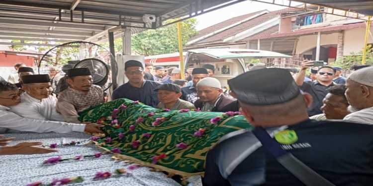 Riau Berduka, Sekdaprov Riau Lepas Jenazah Sekjen PWI Pusat Zulmansyah Sekedang