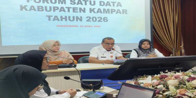 Wakili Bupati Kampar, Kadiskominfo Resmi Buka Forum Satu Data Kampar 2026