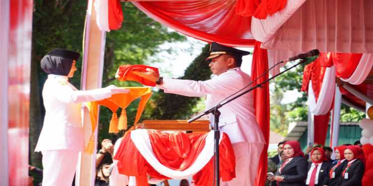 Bupati Kampar Jadi Inspektur  Pada Upacara Kemerdekaan RI Ke-81 Tahun 2026, Upacara Berjalan  Lancar