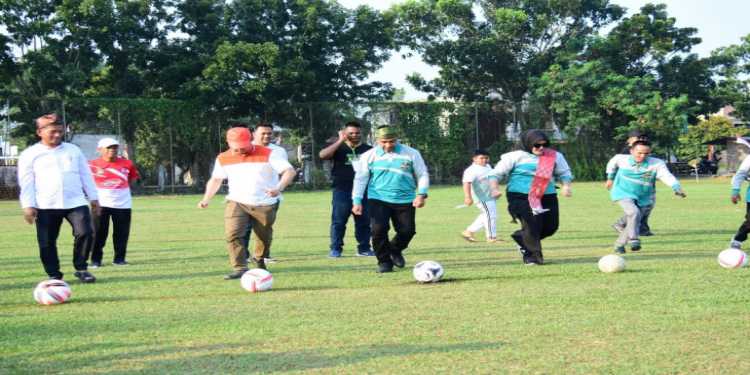 Bupati Kampar Resmi Buka Turnamen Sepak Bola Gala Desa se-Provinsi Riau di Kuok