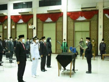 Sebanyak lima Pejabat Eselon II Di lingkungan Pemda Kampar Kembali Mutasi