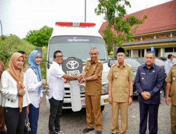 Terima Ambulance Untuk Kec Kampar Kiri Hulu,Kamsol;Manfaatkan Untuk Pelayanan Kesehatan Masyarakat