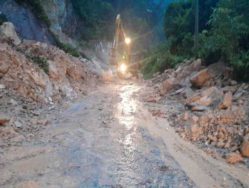 Kembali Longsor Jalan Lintas Riau - Sumbar KM 81