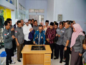 Hadiri Pelantikan PWI Kampar Periode 2023-2026 Langsung Resmikan Gedung PWI Kampar