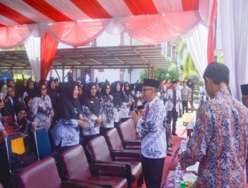 Pj Bupati Kampar hadiri Puncak Peringatan Hari Guru Nasional dan HUT PGRI ke 78 tahun 2023