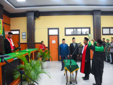 Pengambilan Sumpah Jabatan, Pelantikan Wakil Ketua Pengadilan Negeri bkng 1 B Hendri Sumardi SH,MH