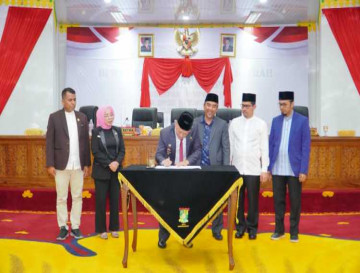 Pj Bupati Kampar Hambali Apresiasi DPRD Kampar Saat Hadiri Langsung Paripurna