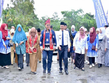 Pj Bupati Kampar Sambut Kehadiran Kepala BKKBN RI Di Kampar