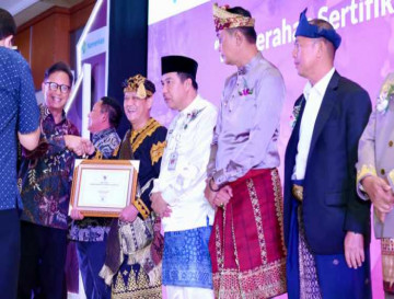 Kampar Terima Sertifikat Bebas Frambusia Dari Menteri Kesehatan RI