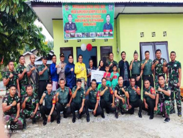 Dandim 0313/KPR didampingi Camat Kampa Serahkan 3 Unit Rumah Layak Huni di Desa Penyasawan