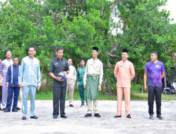 Turnamen Bola Voli Antar OPD Resmi dibuka Secara Langsung Pj Sekda Kampar