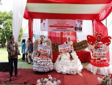 Dispersip Kampar adakan Fashion show Literasi