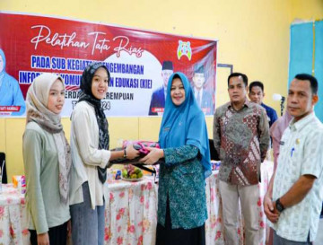 Dinas PPKBP3A Kab. Kampar  PJ. Ketua TP.PKK Kab. Kampar, Buka Secara Resmi Pelatihan Tata Rias