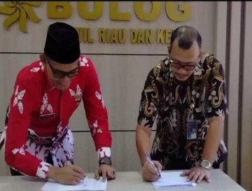 Pemkab Kampar Teken Perjanjian Jual Beli 70 Ton Beras Dengan Bulog  Riau Kepri