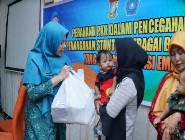 Ricana Djayanti Hambali : Upaya Dalam Menjalankan Komitmen Untuk Tekan Angka Stunting Di Kab. Kampar