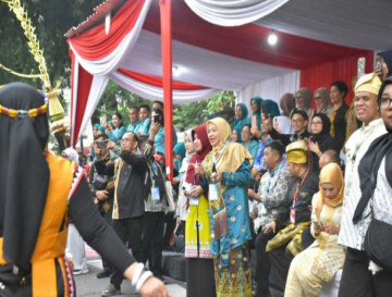 Ketua Dekranasda Kab. Kampar Hadiri Kirab Hut Ke-44 Dekranas di Kota Solo