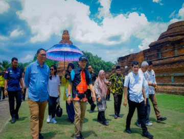 Pj Bupati Kampar Hambali Dampingi Deputi Bappenas RI Tinjau Kawasan Candi Muara Muara Takus.