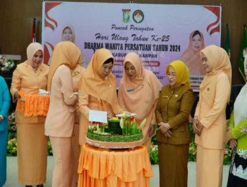 Pj. Bupati Kampar Yang diwakili Pj. Sekda Kampar Hadir Pada Puncak Peringatan HUT DWP Ke-25 Tahun