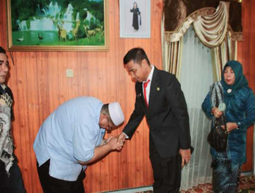 Nuraini Ibunda Nurmansyah Wafat di Usia 58 Tahun, Pj Sekda  Ahmad Yuzar Ucapkan Turut Berduka Cita.