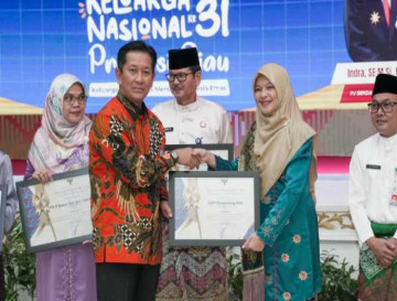 Ricana Djayanti Terima  Piagam Perhargaan Terbaik I “lomba Ajang Kespro Kawula Muda