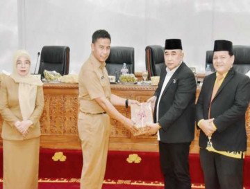 Paripurna DPRD, Plh. Sekda Kampar Sampaikan LKPJ Tahun Anggaran 2023