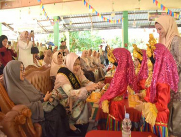 Bunda PAUD Kabupaten Kampar Hadiri Perpisahan Anak Didik TK/PAUD Pertiwi Bangkinang Kota