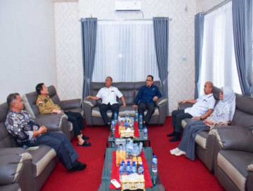 KKN Tematik, Rektor UIR Langsung antar ke Pj Bupati Kampar.