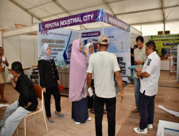 Sehari Jelang Pembukaan Kampar Expo 2024, Ricana Djayanti Hambali Tinjau Persiapan Stand