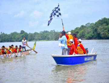 Diikuti 28 Tim, PJ Bupati Kampar membuka secara resmi Open Turnamen Pacu Sampan Semarak