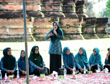 Ketua TP PKK Kec. XIII Koto Kampar bersama TP PKK Desa/Kelurahan Gelar Rapat Program Kerja PKK