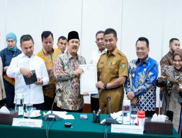 Kunjungan Kerja Ke Bappenas, Bupati Kampar Dampingi Gubernur Riau