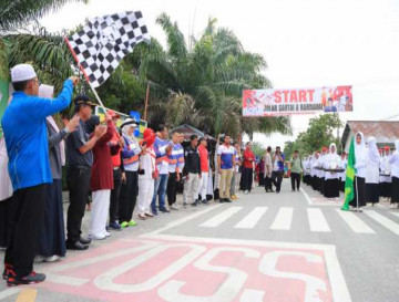 Sebanyak 3.000 lebih Peserta Ramaikan Jalan sehat dan Karnaval HUT RI di Kampar Utara