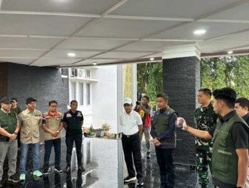 Bupati Kampar Lepas Sekaligus Antar Langsung Bantuan Bencana ke Sumatera Barat