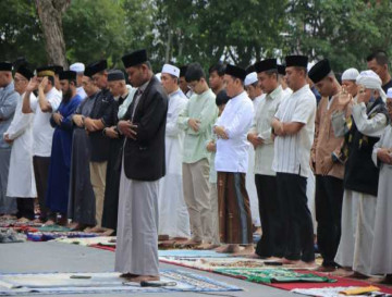 Shalat Idul Adha 1446 H Lapangan Pelajar, Bupati mengingatkan Pentingnya Nilai Pengorbanan