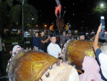 Idul Adha 1446 H, Bupati Kampar Ahmad Yuzar Lepas Pawai Takbir dan Mobil Hias.