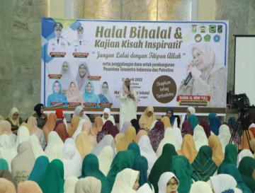 Halal Bi Halal Organisasi Wanita Hadirkan Artis Nasional Dewi Yull, Wabup Kampar Dr. Misharti :
