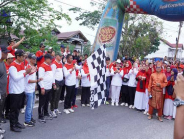 HUT RI dan Launching Car Free Day, Bupati Kampar Lepas Jalan Santai di Desa Pandau Jaya Siak Hulu