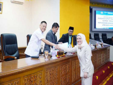 Wakili Bupati Kampar, Sekda Kampar Hadiri dan Dengarkan Pandangan Umum Fraksi-Fraksi