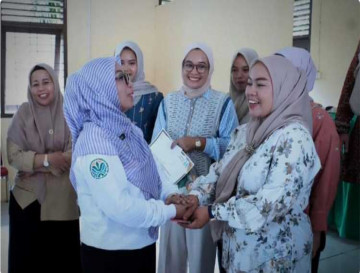 Serahkan Sertifikat, Maksimalkan Pelayanan, Dr Misharti ; Apresiasi Damkar dan Penyelamatan Aktifkan