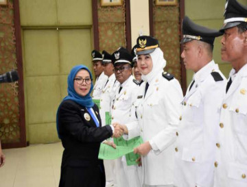 Lantik 12 Penjabat Kepala Desa, Wakil Bupati Kampar Tegaskan Untuk Bekerja Dengan Hati